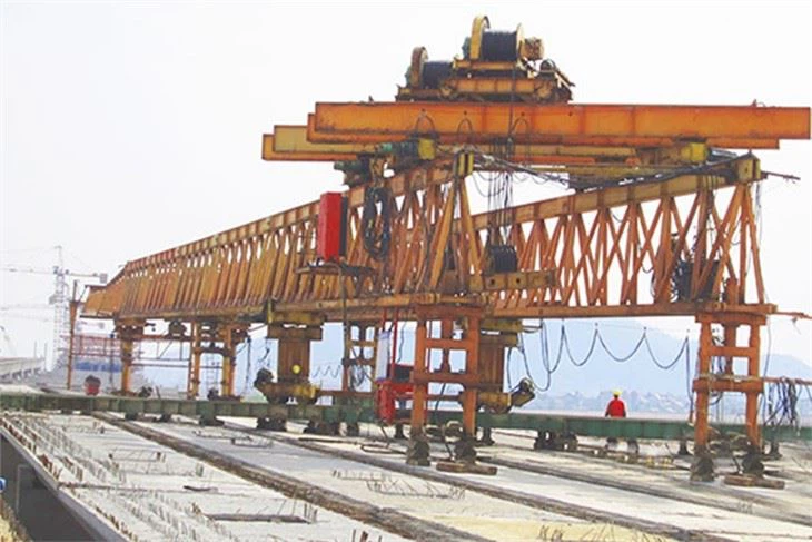 50-200ton bridge erection beam launcher crane